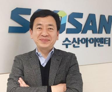 I. 회사소개 조직소개 정석현회장 現, 수산아이앤티대표이사 한국무역협회부회장선임 서울대학교최고경영자과정 AMP 수료