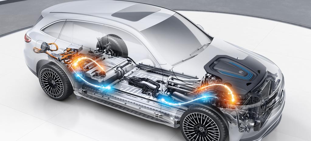 Drive system & Chassis 파워트레인 전면 및 후면 차축에 각각 존재하는 전기 모터가 전기를 기계 에너지로 변환하여 놀라운 추진력을 만들어냅니다. 파워트레인의 인텔리전트 시스템은 보다 효율적이고 조용하게 동력 이 필요한 곳에 즉각적으로 전력을 공급합니다.