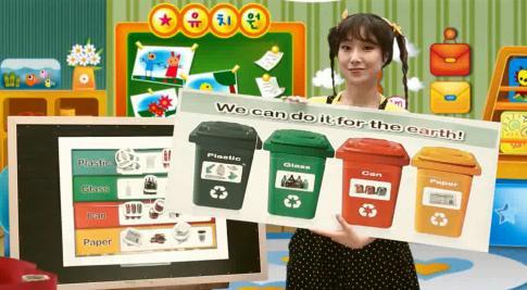 주요문장 : What can we do fro the earth?/ We can find some papers( cans, bottles, plastics). Story <Reduce! Reuse!