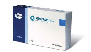 Analyst 최종경선임연구원 2) 3787-2228 / cjk@hmcib.com (2) 바이오시밀러 (bio-similar) 는 바이오시밀러 (bio-similar) 의약품은신약으로개발된오리지널바이오의약품이특허가만료되어동일한투여경로및성분으로출시되는바이오의약품을말한다.