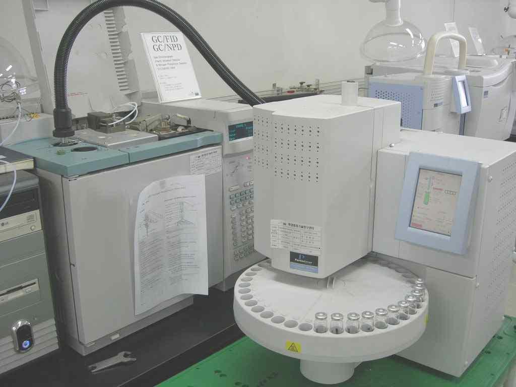 GC/FID Headspace Auto Sampler C 기체크로마토그래피분석조건 분리관 DB-FFAP(30 m 0.32 mm 0.5 μm ) 운반가스 He(16 psi, 3.