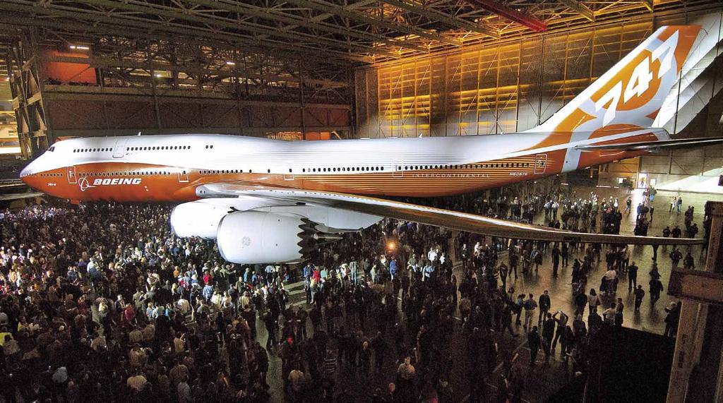 North America 최재석특파원 시애틀 보잉, 최신점보여객기 747-8 공개미국보잉사가 2월 13일시애틀인근에버릿조립공장에서친환경성능과경제성을강조한새로운점보여객기 747-8 인터콘티넨탈 을전세계에처음공개했다.