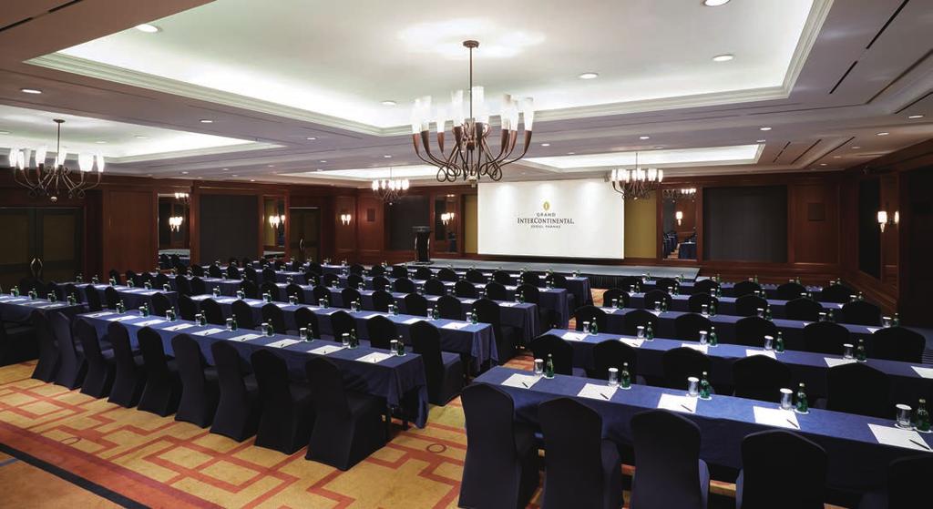 660cm Holding up to 420 guests, our mid-sized meeting rooms are elegant and classy destinations for events such as exhibits and cocktail receptions with separate reception areas.