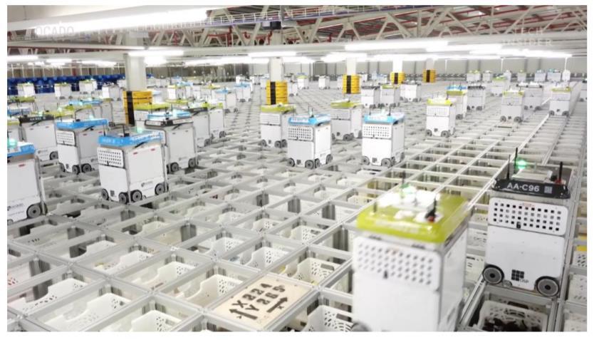 Mobile Robot 의활용 - 물류 - ocado 의 Picking & Packing Platform (England) ocado 의 Picking & Packing Process 1. 25만개의격자형태의하단선반 Cell로적재 2.