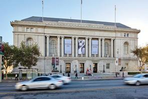 미국샌프란시스코아시아미술관 The Asian Art Museum of San Francisco 샌프란시스코아시아미술관은시카고의기업인이자체육행정가인에브리브런디지의소장품기증에서 시작했다.