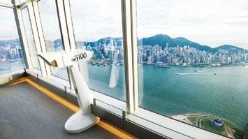 홍콩빅토리아항구의전경을감상할수있는또하나의명소인스카이100은홍콩에서가장높은빌딩인 ICC (International Commerce Centre) 빌딩에있다.