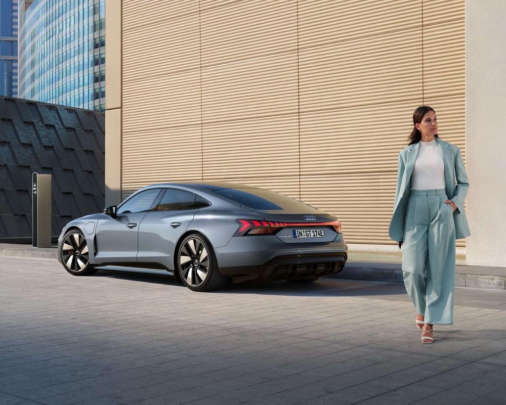 Pure sportiness and progressive luxury Audi e-tron GT quattro는현실에펼쳐진 Progressive 그자체입니다.