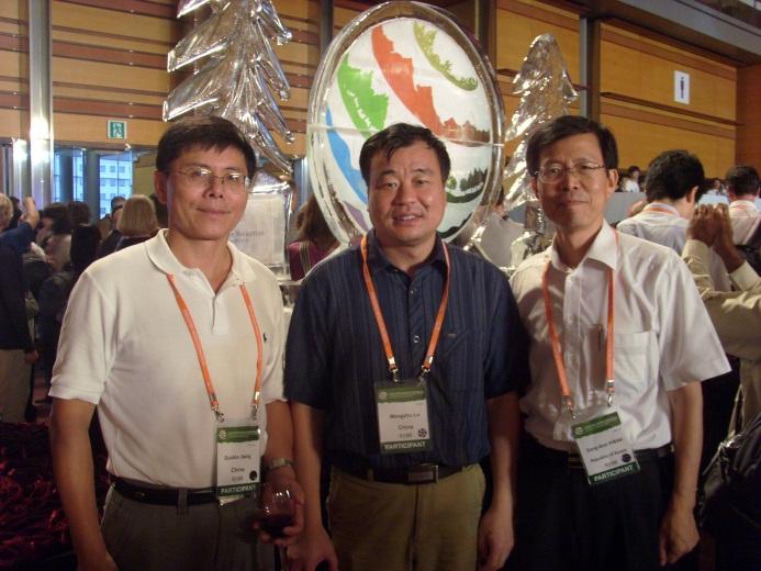 Lu Meng-Zhu (Research Institute of Forestry, CAF) and Prof.