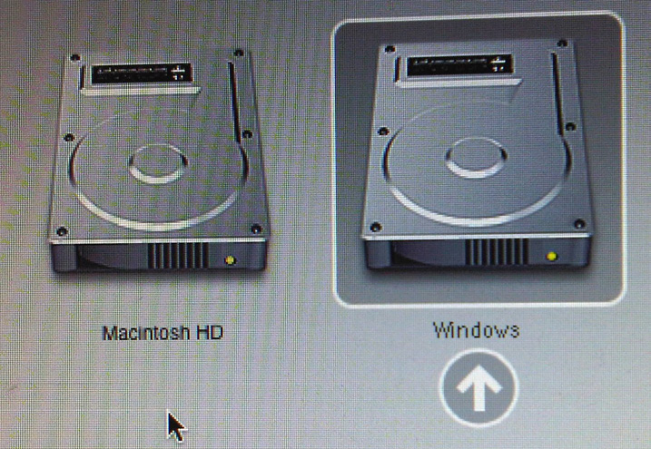 BOOT CAMP 설치 (계속) 선택할 수 있는 두 개의 드라이브 아이콘이 보이고, Windows 아이콘을 더블 클릭합니 다.