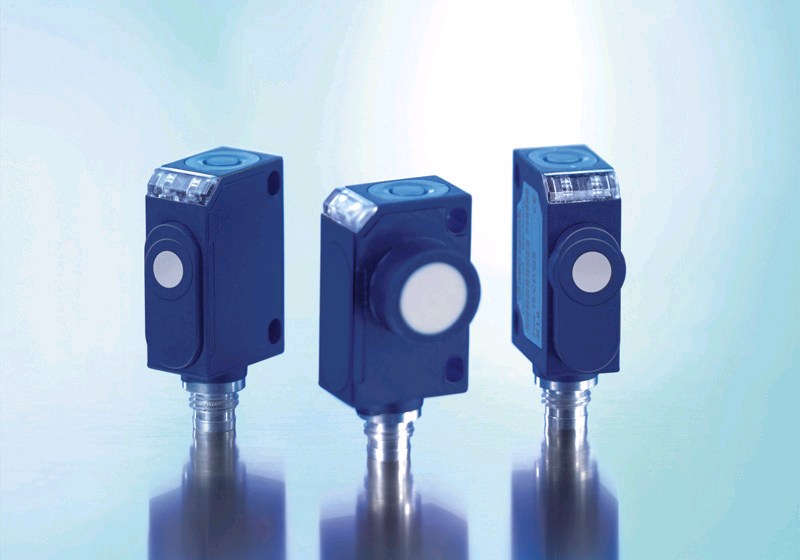 The zws sensors are among the smallest ultrasonic sensors available on the market in colloidal housings with teach-in buttons.