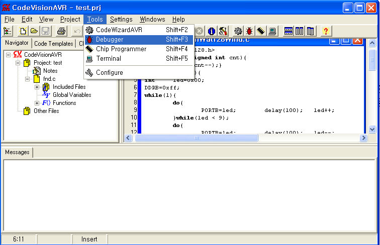 2.5.4. 디버깅 1 Debugger 설정 : 문법적인에러가없이성공적으로 Make 가되어실행파일이만들어진경우 AVR Studio4 가설치되어있으면이를이용해디버깅과간단한시뮬레이션을할수있다.