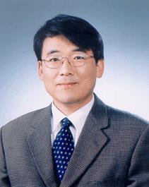 유재형 1983 연세대학교전자공학과학사 1985 연세대학교전자공학과석사 1999 연세대학교컴퓨터공학과박사 1986 ~ 2012: KT 네트워크연구소 2012 ~ 2013: KAIST 전기및전자공학과연구부교수 2013 ~ 현재 : 포항공과대학교컴퓨터공학과연구부교수 < 관심분야 > 네트워크관리및보안, SDN,