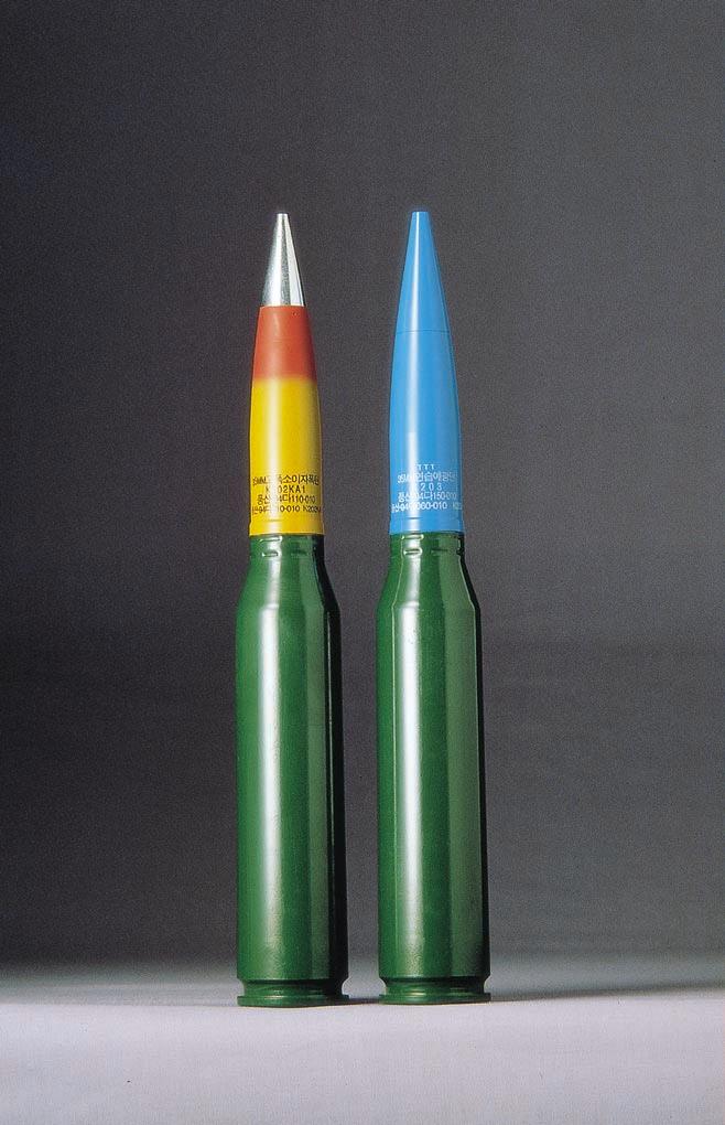 대공탄 35mm 오리콘포용 OERLIKON GUN 고폭소이자폭탄 HEI-SD, K202KA1 연습예광탄 TP-T, K203 1,570g 전장 / Length 387mm 충진물 / Filler HEXAL W30A 추진약