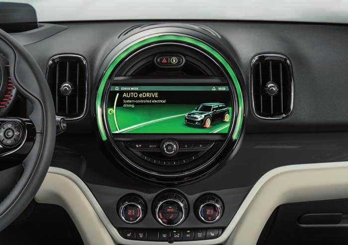 7 P90240759.jpg AUTO edrive 기본설정에서는 MINI Cooper S E Countryman ALL4가속도 80km/h까지는전기식으로만주행합니다. 속도가더높아지거나강한부하가요청되는경우에는내연기관이자동으로작동합니다. MAX edrive 모드에서는 125km/h까지전기모터로만주행합니다.