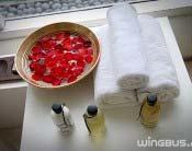 Aromatherapy Massage Rp139,000 / 오픈시간오전 9 시 ~ 오후 9 시 / 전화번호 (62)361-733317 / 주소 Jl.