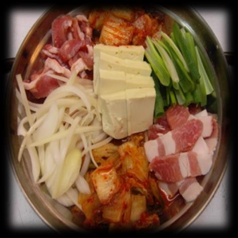Kimchi Casserole 김치전골泡菜火锅 Traditional kimchi stew on hot pot with clear noodles, kimchi, tofu, and pork