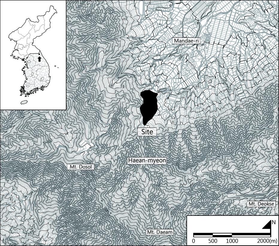 韓資植誌 Korean J. lant Res. 27(4) : 293~308(2014) 및기존의식물자원을활용하고자수행되었다. 재료및방법 본조사는 2012 년 5월부터 2013 년 11월까지총 7회전수조사하였다. 조사지역은강원도양구군만대리산43번지일대로해발고도는 570 630 m, 면적은 180,000 m2이다 (Fig. 1).