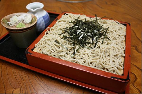 ざる (ZARU) Cold Buckwheat Noodles served in a