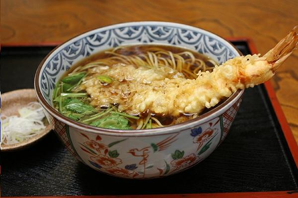 19. 天ぷら (TEMPURA) buckwheat noodle topped with Tempura 새우튀김소바虾天荞面