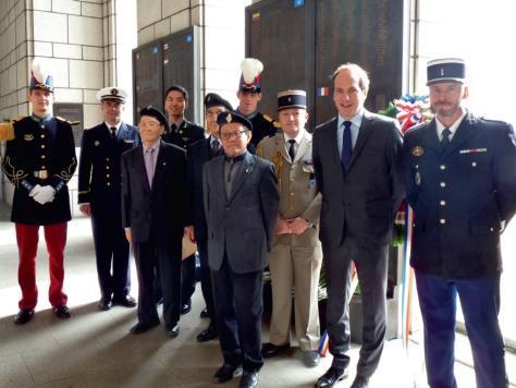 Fabien Penone, les autorités militaires françaises et les vétérans coréens du Bataillon français rendent hommage au sacrifice des soldats français et coréens du