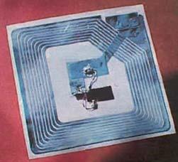 메모리등에이용예상 단점은전자의이동속도가느려사용주파수대역이낮고수명이짧음 ( 실험적으로 500kHz 대역 까지동작 ) Polymer 트랜지스터를이용한 RFID 태그는 1998 년 Philips 에서만들었으나실용화는