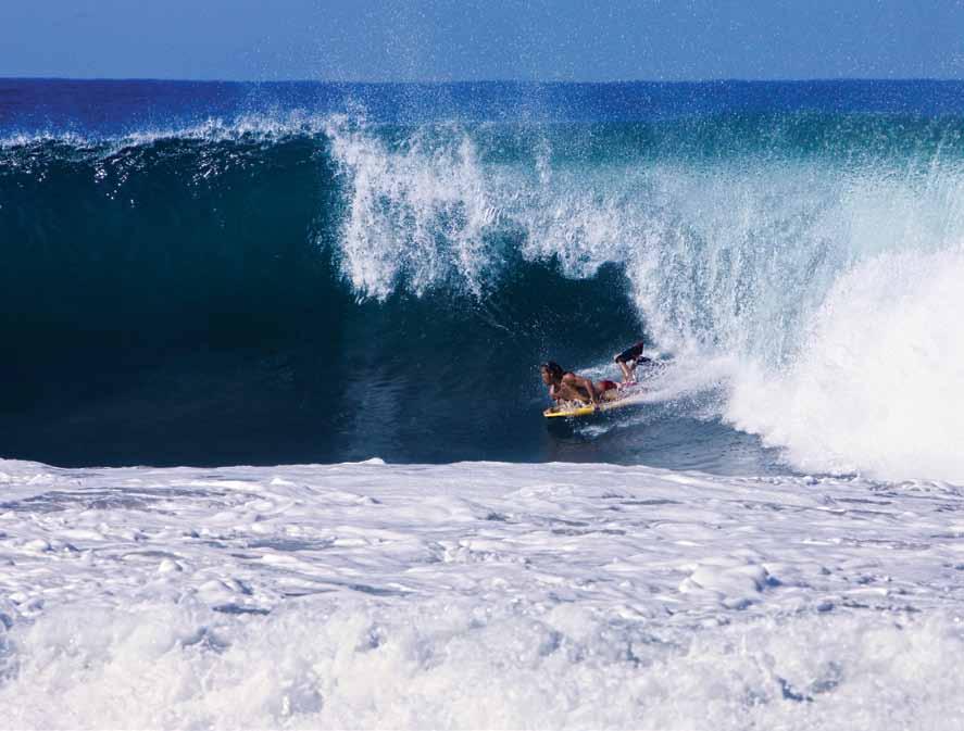 푸에르토에스콘디도 Puerto Escondido 오악사카 Oaxaca 상상너머존재하는곳, 몇년전부터서퍼들의파라다이스라고불리던이해변이지금제 2 의전성기를맞고있습니다. 푸에르토에서는오악사카해안을따라자리한아름다운해변들을만날수있지요. 이곳은높은파도를찾는서퍼들에게도이상적이지만모래사장에서편하게휴식을취하고싶은여행객들에게도아주적합한곳입니다.