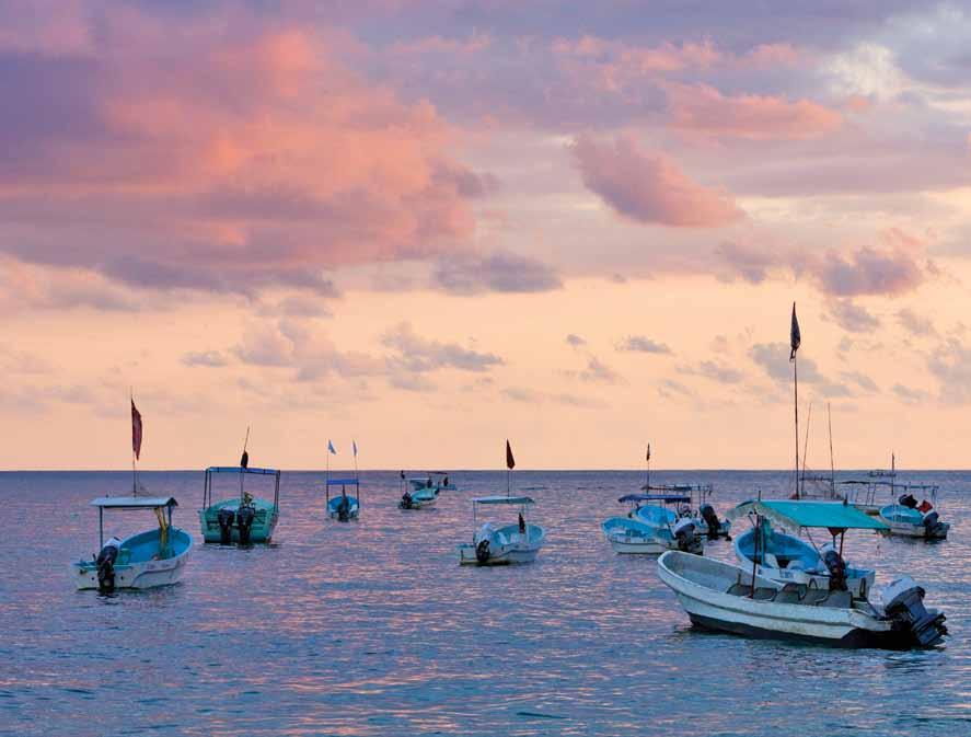 후아툴코 Huatulco 오악사카 Oaxaca 아주오랫동안후아툴코는오악사카해안에있는해변중가장많은사람들이찾아오는제일유명한곳이었습니다. 후아툴코에있는서른여섯개의해변과아홉개의만은먼옛날선원들과해적들을끌어들였던것처럼이제는많은관광객들을끌어들입니다.