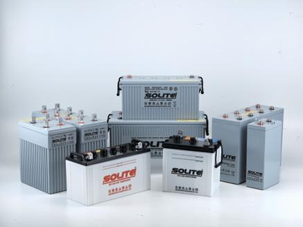 AGRICULTURAL BATTERIES 농업에도최첨단기술이적용되고있는지금, 쏠라이트또한국내외의과학영농에힘을보태고있습니다. 강력한시동능력을자랑하는쏠라이트농업용배터리는비포장도로등어떠한주행여건에서도수명이단축되지않으며자기방전을최소화하여오랫동안안전하게농기계를사용할수있도록도와줍니다.