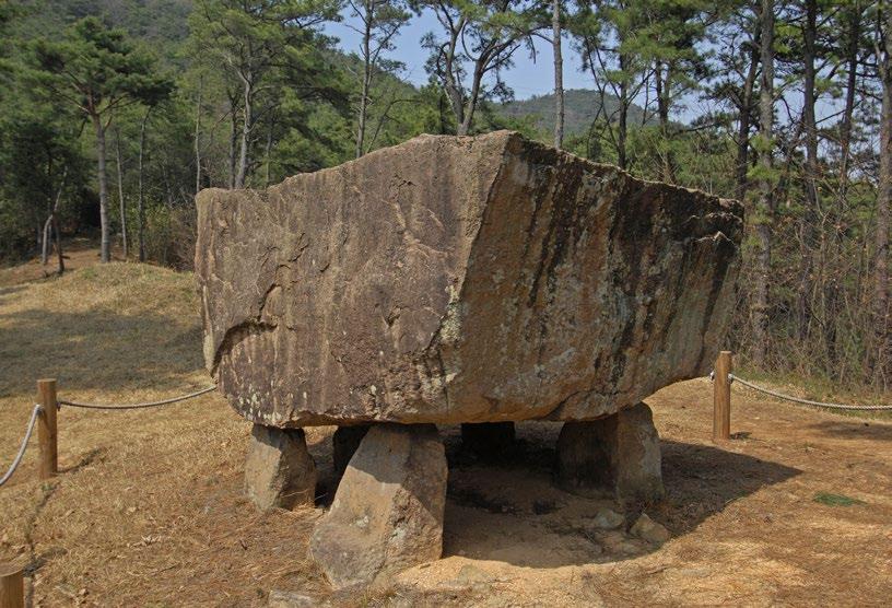 그런데한국인의본향이고창이라니, 이건무슨뜻일까. 그건아마고창의고인돌을두고하는말이아닐까싶다.