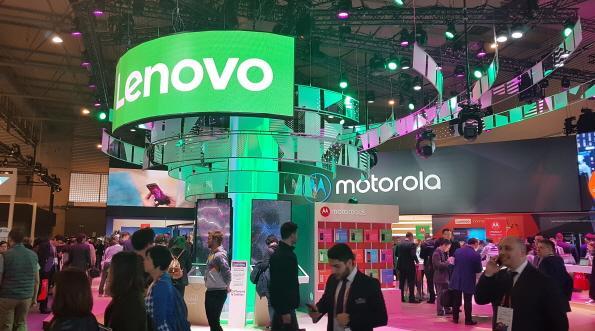 6. 글로벌기업 : Lenovo 새로운 VR 기기의강자 중국 IT 하드웨어제조사 스마트폰및앱과악세서리는 Motorola가영위. Lenovo는노트북, 데이터센터등그외 IT 사업에집중 Mirage SOLO VR 기기 : QHD 디스플레이와전면카메라채용.