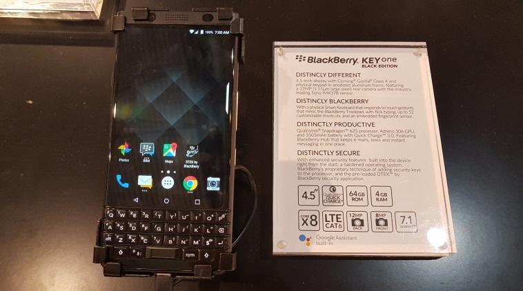 상대적으로한산했던전시관 BlackBerry 최신스마트폰, Key One 상대적으로한산한 BlackBerry 전시관