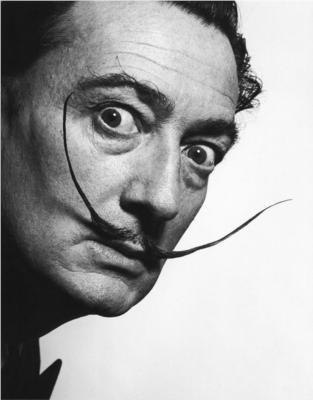 살바도르달리 Salvador Domingo Felipe Jacinto Dalí, 1904-1989 그는매우훌륭한화가였으며기괴하면서도독특한미술세계는잘알려져있다. 종종그의기법은르네상스시대의장인들에게비유되곤한다.