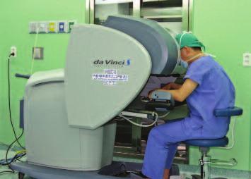 머리에서발끝까지보이지않는암세포까지잡아내는암검진장비 - 다빈치로봇수술기 : 인간손의한계를뛰어넘어흉터를최소화한 ' 최소침습수술장비 ' - MRI 3T :