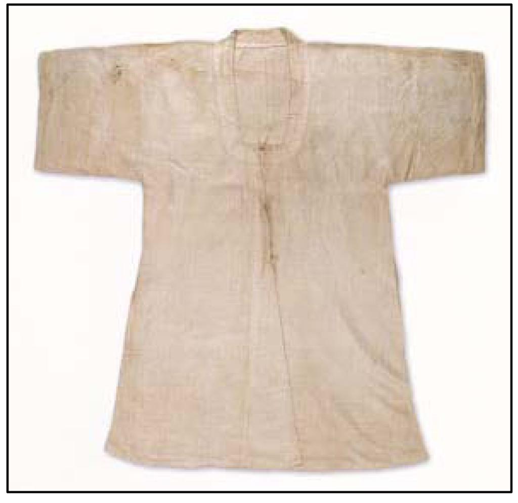 Research Report of Jeonju Lee's Excavated Costumes (2001), p. 26. Fig. 6. Process of Design 3 with applying Jatmulim.