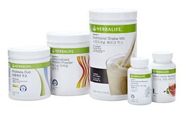 III. 해외유명건강기능식품회사 : HERBALIFE, Nu Skin, GNC HERBALIFE ( 시가총액 : 67.8 억불 ) 도표 69 도표 70 180 160 140 HERBALIFE S&P 500 120 100 80 60 40 20-12.11 12.12 13.01 13.02 13.03 13.04 13.05 13.06 13.07 13.08 13.