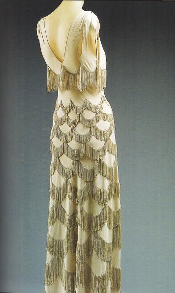 93) <그림 11> Jacques Fath, 1947 S/S (출처: 100 Dresses, 2010, p.