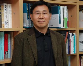 Chung- Gon Shi Ph. D. in Korean Language & Literature, Korea University 2001-2002 VisiWng Scholar, Dept.