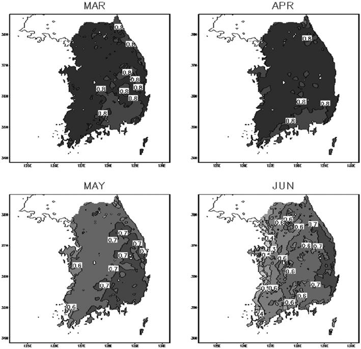 Ahn et al.: A Simulation of Agro-Climate Index over the Korean Peninsula Using... 5 Fig. 3. Correlation coefficients between simulated and observed surface air temperature for the period of 2002-2008.