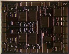 제작된 칩의 측정을 위해서 시험용 PCB 보드에 에폭시를 사용하여 칩을 붙이고 와이어 본딩으로 칩 의 패드와 시험용 보드를 연결하였다. 시험용 보드 에 의한 손실을 제거하기 위하여 시험용 보드에 사 용된 신호선 부분만을 따로 제작하여 스위치 측정 으로 이루어졌다.