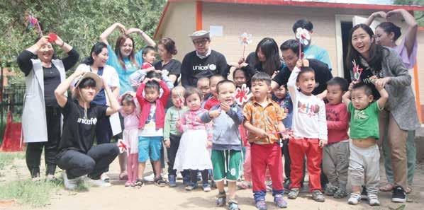 c 유니세프한국위원회 제3회후원자현장방문 - 몽골, 그놀라운변화유니세프한국위원회제3회후원자스토리공모전에서최우수상을받은정기후원자다섯명은 2018 년 6월 25일부터 5일간몽골사업현장을방문했습니다. 몽골의유치원, 보건소, 대안교육센터, 교육문화체육부등을방문해한국후원자들이기부한유니세프기금이어떻게사용되는지살펴본뜻깊은시간이었습니다.