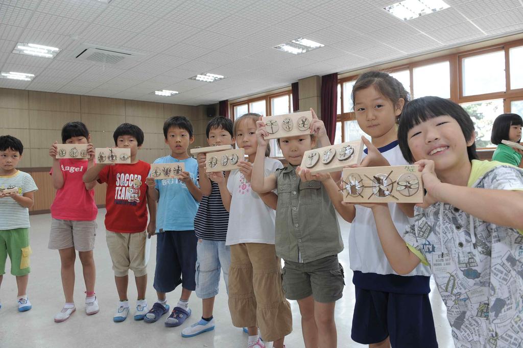 19. 뚝딱뚝딱넓어지는숲세상 : ( 사 ) 춘천생명의숲 : 강원춘천시온의동 홈페이지 : www.chforest.