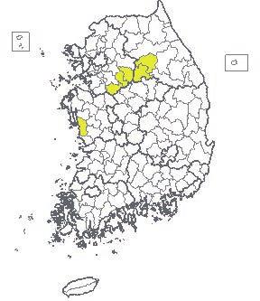 가뭄과관련된정보 가뭄에대한기관별가뭄정보를통합한가뭄예ㆍ경보를통해농업, 생활가뭄등에대비합니다. 가뭄예ㆍ경보 가뭄관련정보를기관별 * 목적과업무특성에따라별도로생산ㆍ가공하고, 부처간연계성이부족하여선제적대응및실질적인정보제공에한계가있습니다. 이에가뭄에대한사전예측ㆍ예방능력강화를위해기관별가뭄정보를통합한가뭄예ㆍ경보제를 16. 3월도입하여 17.