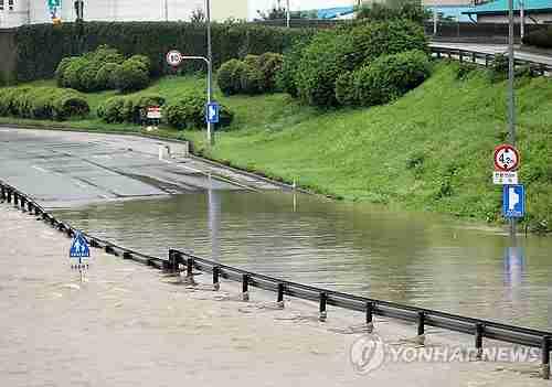 8.4 침수피해절감효과 현재동부간선도로는중랑천변에위치하고있는임시가설도로로여름장마기나기습폭우에상습적으로침수가발생하고있으며,