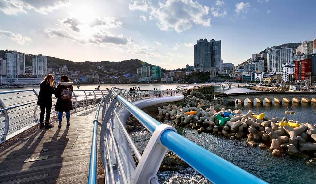 5 부산송도해변의곡선형구름산책로 미포철길 해바라기가그려진골목길 4