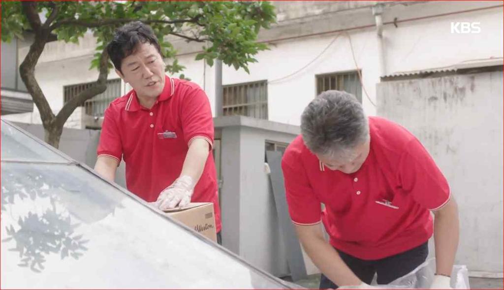 가족들지킬힘이없고식량만축내면쫓겨난다. 모든아버지, 남자 인생모두가사자이므로식구들건사하지못하면쫓겨나지. 식구들 밥도못챙기면죽어야지. 라고한것은남성에게생계부양자로서의 역할을부과시키는것으로성역할고정관념을조장함.