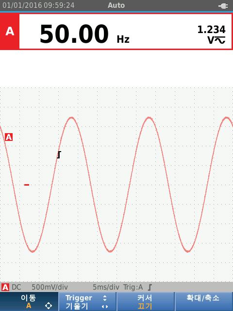 Industrial ScopeMeter 스코프와미터모드 화면고정다음과같이언제라도화면을고정시킬수있습니다 ( 모든판독값과파형 ). 1. 버튼을눌러서화면을고정합니다. 화면상단의정보영역에 가표시됩니다. 2. 버튼을다시누르면측정을재개합니다. 안정적인판독값을포착하는방법 AutoHold 모드는디스플레이에서안정적인기본 ( 대형 ) 판독값을캡처합니다.