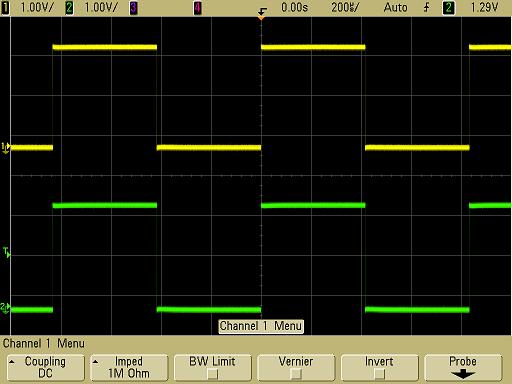 2 전면판제어 채널사용 채널, Volts/div 채널 1 과 2 의오실로스코프프로브를계측기전면판의 Probe Comp 출력에연결합니다. 1 오실로스코프전면판의 1 키를눌러채널 1 메뉴를표시합니다.