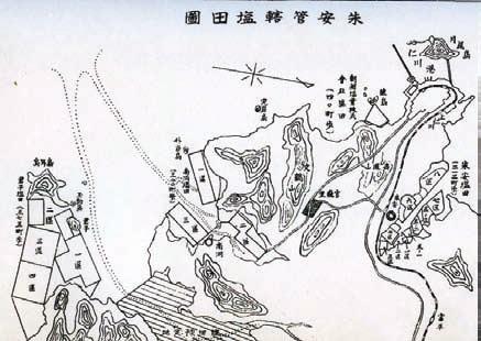 수있는생산액이지만 1930년대에이르러서는화학공업의발달로소금의수요가더욱급등하여당시에는소금수요량이약 5 억근 (30만t) 이상으로늘어났다. 따라서이당시에도여전히수입염은필요하게되었다. 그리고표에서도보이듯이민간에서생산되는자염 ( 전오염 ) 은소금전체생산량의 20% 에도미치지못하게되었다.