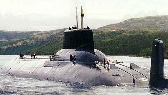 해외기술단신 함정무기체계 러시아, 2020 년까지핵추진잠수함 10 척성능개량 러시아의아큘라급핵추진잠수함 5세대잠수함개발을진행중인러시아가 2020년까지총 10척의다목적핵추진잠수함의성능개량을추진중이라고빅토르치르코프러시아해군사령관이공개하였다. 대상잠수함은프로젝트 971 SSN 아큘라급과프로젝트 949A SSGN 오스카급 Ⅱ 핵추진잠수함이다.