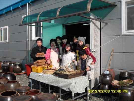 를퇴직한남편과 년논산시상월면대촌리로귀농 놀러온지인들에게부탁을받아담가주던된장을상품화하여 첫해